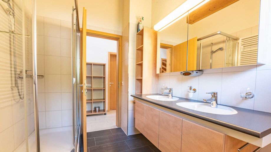 Dusche CHRIMITH Ferienwohnung Adelboden