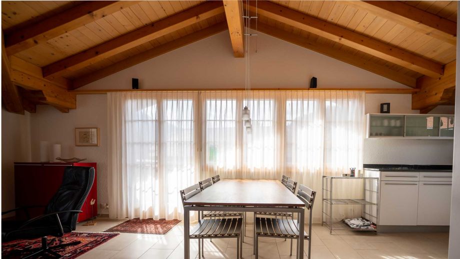 Esstisch CHRIMITH Ferienwohnung Adelboden